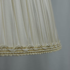 Qulik Opaline Radiance Modern Decorative Table Lamp (QL-LT1922)